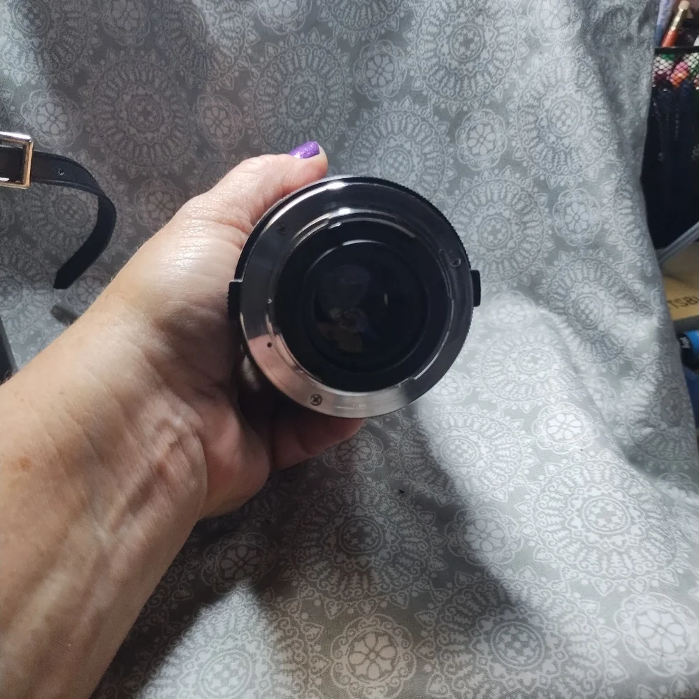 Vivitar 100-200mm f4 Close Focus Lens with case